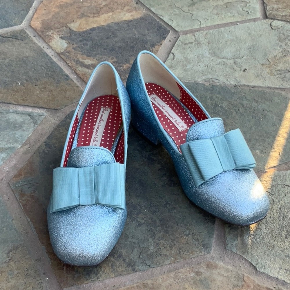 SPARKLE SHOES!